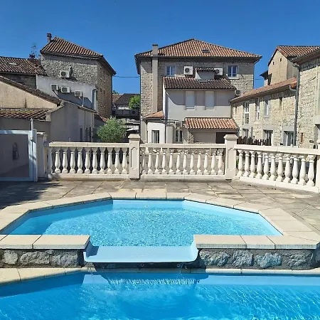 Avec Piscine Apartment *